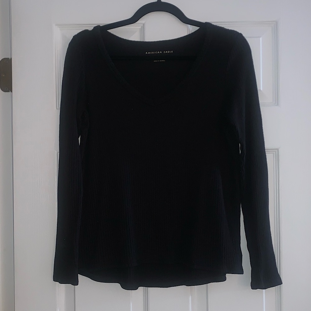 American Eagle V-neck Size Small
